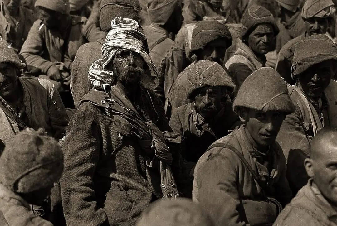 Arşiv uzmanı Kemal Gurulkan esir düştüğü İngilizler tarafından gözleri kör
