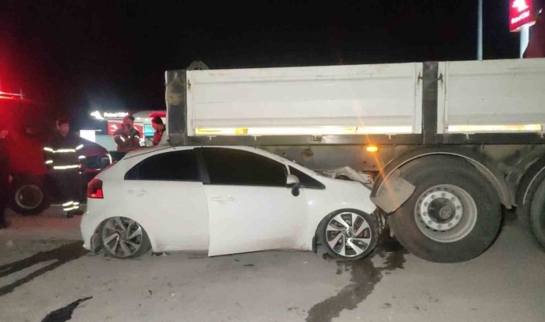 Otomobil tırın altına girdi: 2 yaralı Bursa’nın Orhangazi ilçesinde meydana gelen trafik kazasında otomobil, önünde seyir