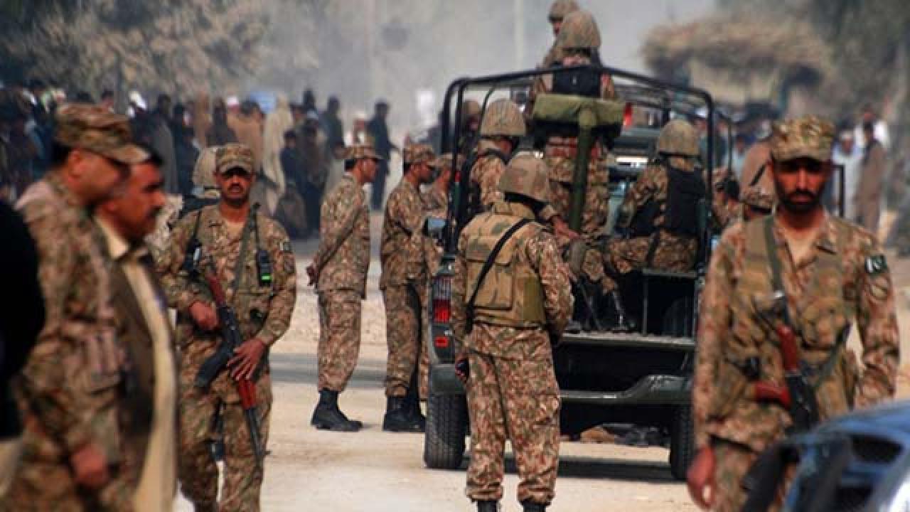 Pakistan’da ordu tarafından düzenlenen baskında 27 terörist etkisiz hale getirildi.