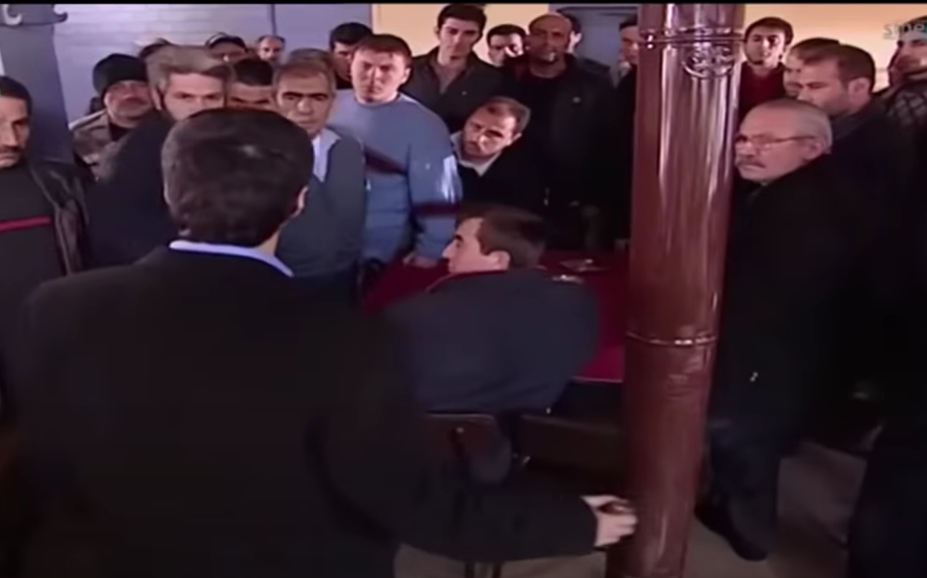 İstanbul Küçükçekmece’de bir çay ocağına kimliği belirsiz kişi veya kişiler