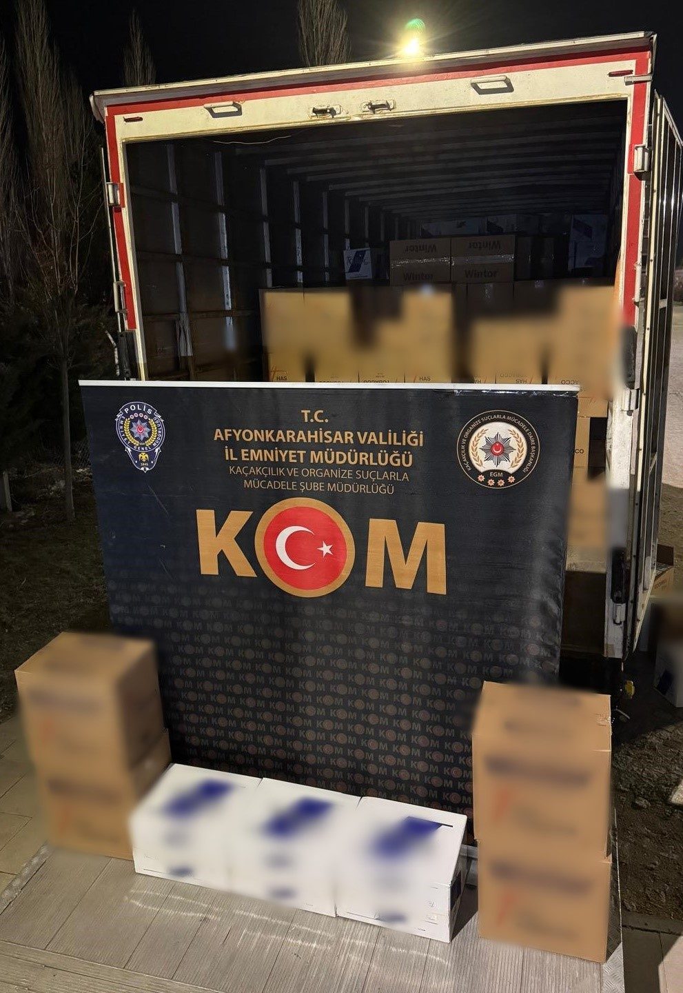 Afyonkarahisar’da polis tarafından şüphe üzerine durdurulan bir kamyonda yapılan aramada