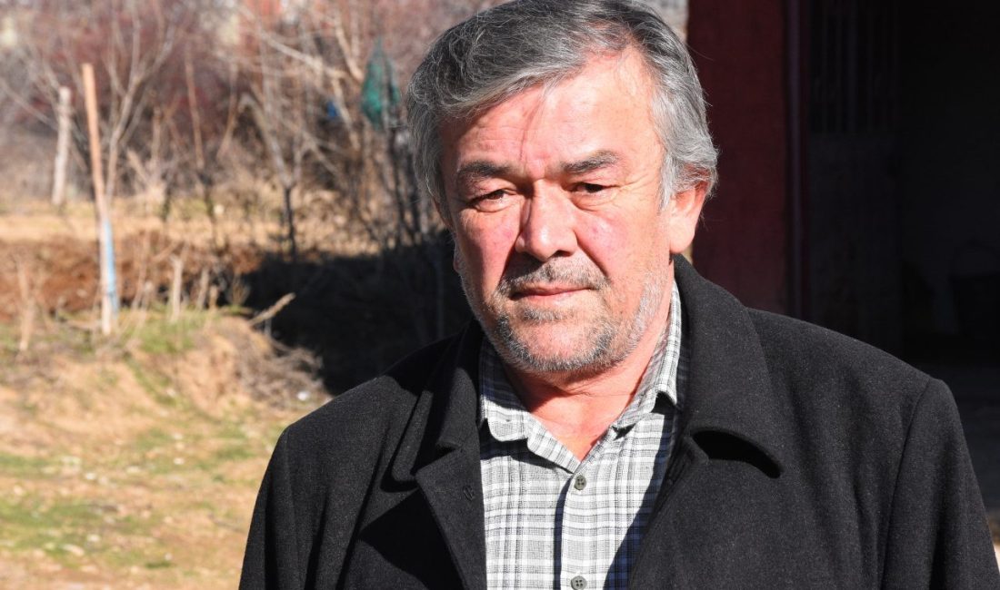 - Afyonkarahisar'da 55 yaşındaki Hamza Özdemir, 600 balya saman kullanarak