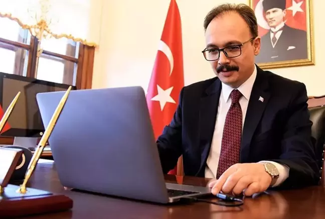 İçişleri Bakanlığı tarafından Siirt Belediyesine kayyum olarak atanan Vali Kemal