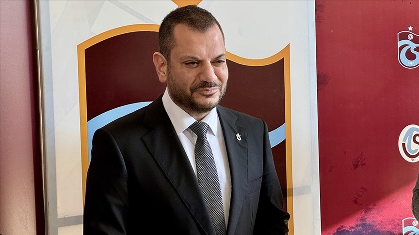 Trabzonspor Kulübü Başkanı Ertuğrul Doğan, Cumhurbaşkanı Recep Tayyip Erdoğan'a, kulübe