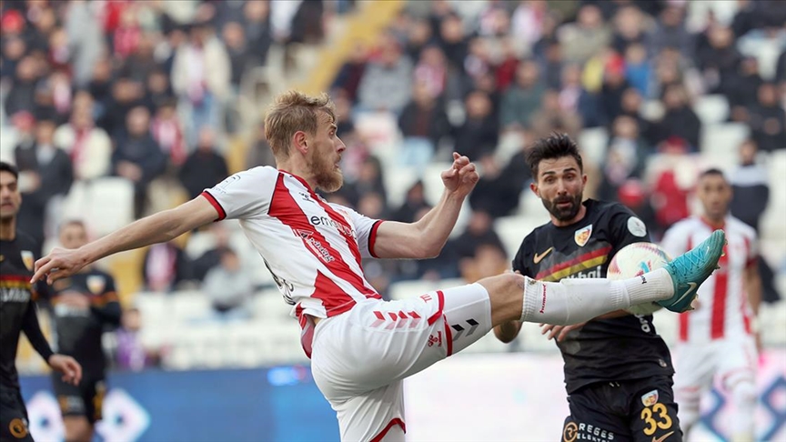 Trendyol Süper Lig'in 21. haftasında Net Global Sivasspor-Bellona Kayserispor karşılaşmasını