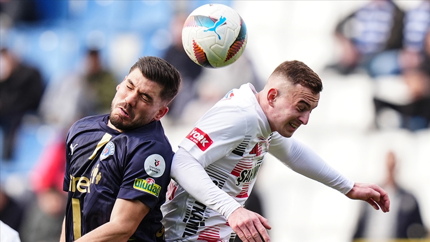 Trendyol Süper Lig'in 18. haftasında deplasmanda Kasımpaşa ile 2-2 berabere