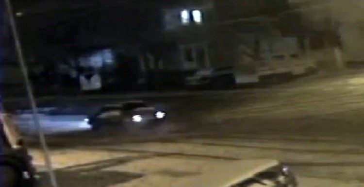 Afyonkarahisar’da Tofaş marka otomobiliyle köy içerisinde drift atarak trafiği tehlikeye