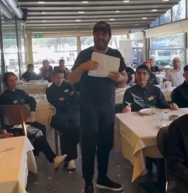 Adana'nın ünlü kebapçısı Bedri Usta, ilginç bir yöntemle gerçekleştirdiği zam