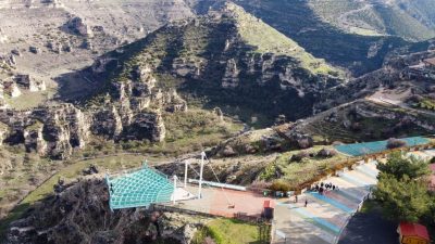 77 kilometre uzunluğundaki Ulubey Kanyonu, cam terası, macera parkı ve