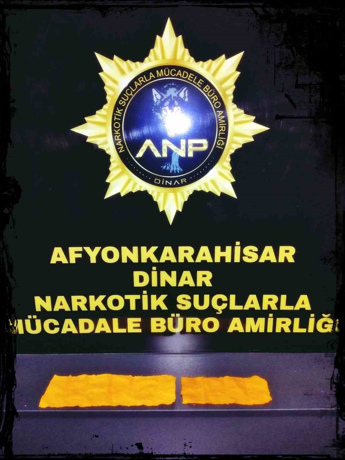 Afyonkarahisar’da polis tarafından gerçekleştirilen operasyonda uyuşturucu maddeler ile yakalanan 4