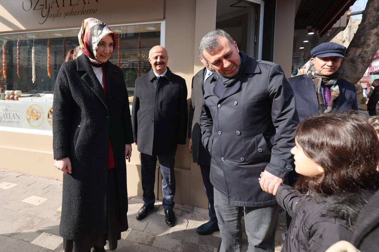 AFYONKARAHİSAR (AA) – Afyonkarahisar Valisi Kübra Güran Yiğitbaşı, tarihi Uzun