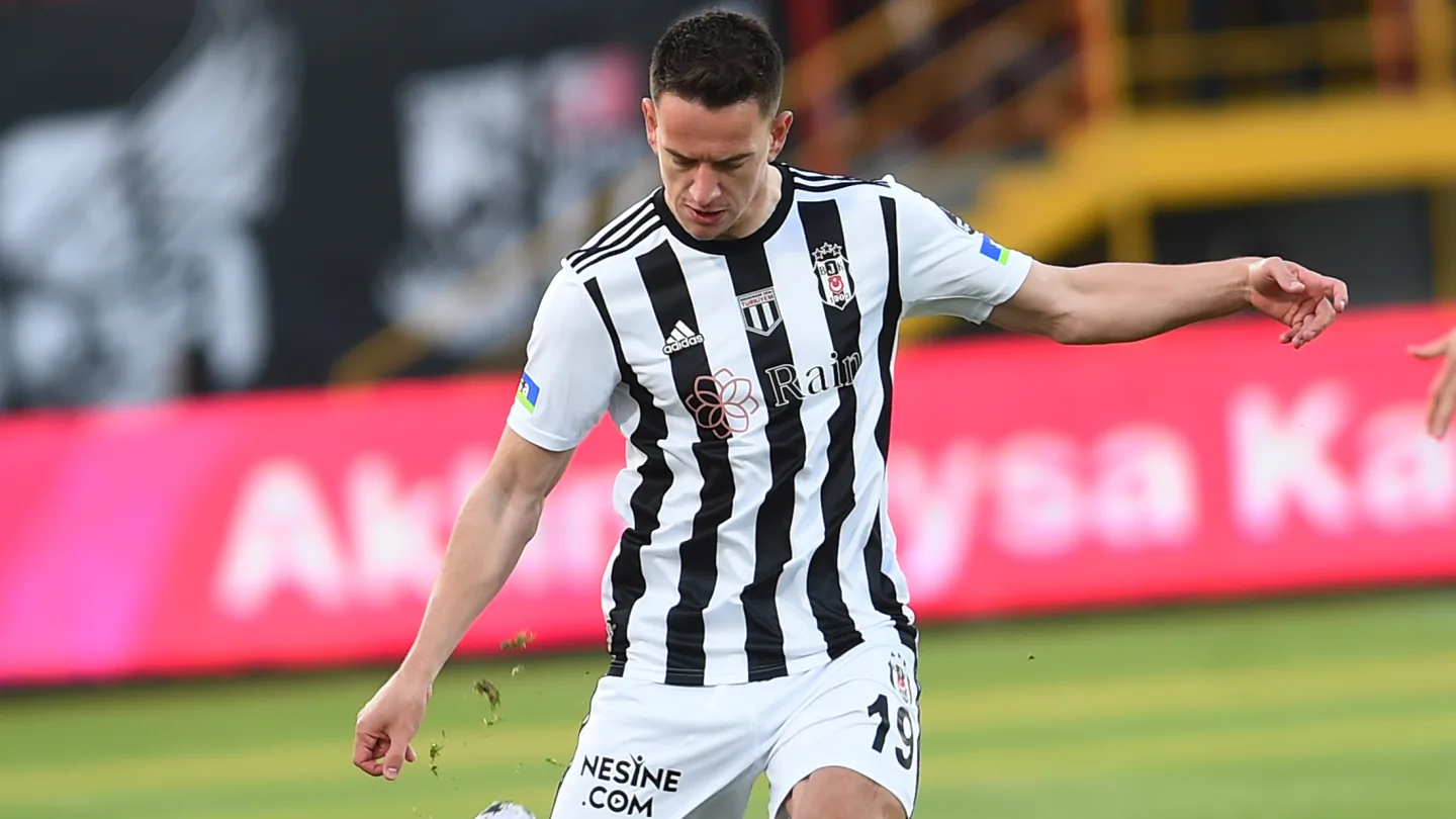 Beşiktaş, kiralık olarak Çaykur Rizespor’da forma giyen Amir Hadziahmetovic’i geri
