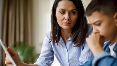 Günün birinde Polonya’nın küçük bir köyünde yaşayan 18 yaşında oldukça