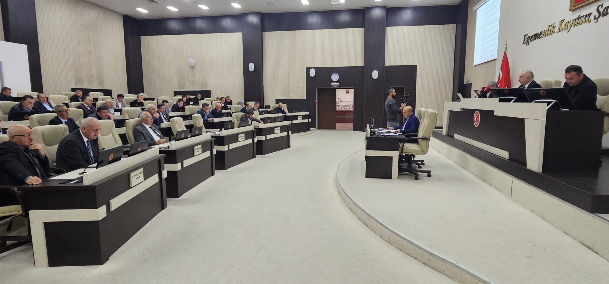 Afyonkarahisar’da Valilik Sokak Hayvanları Birliği kurulması için harekete geçti. Belediyeler