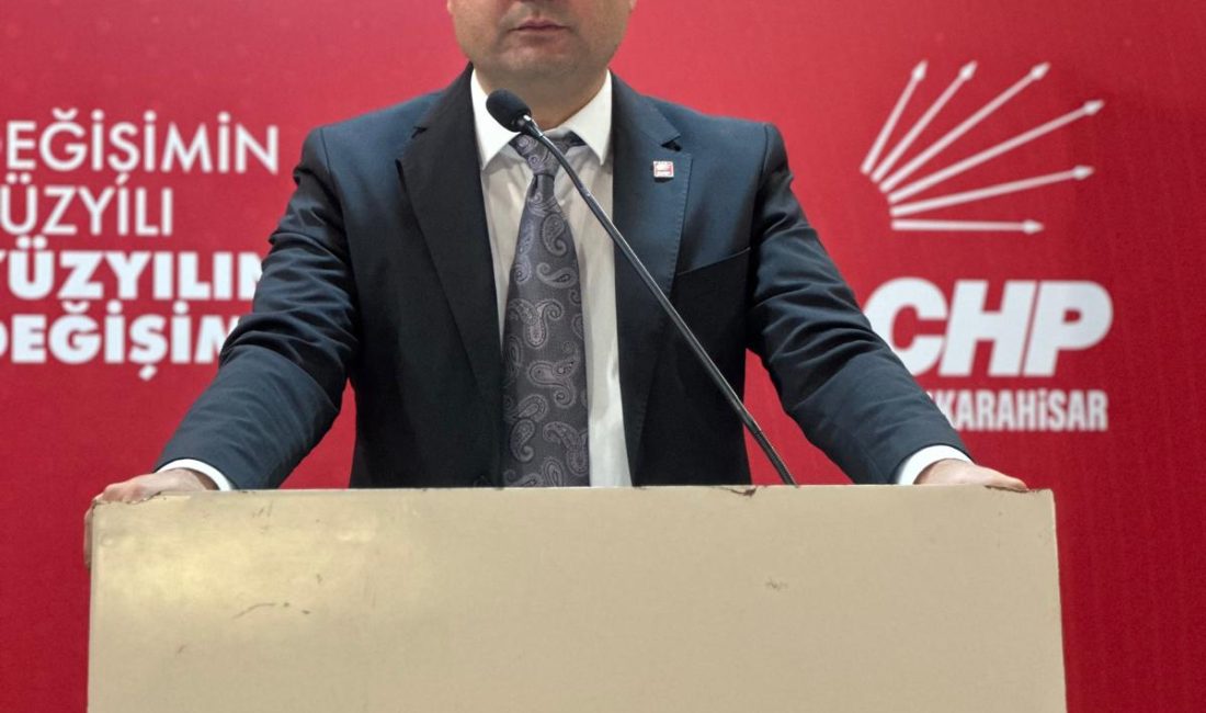 Cumhuriyet Halk Partisi Afyonkarahisar İl Başkanı Faruk Duha Erhan, “Kaldırım
