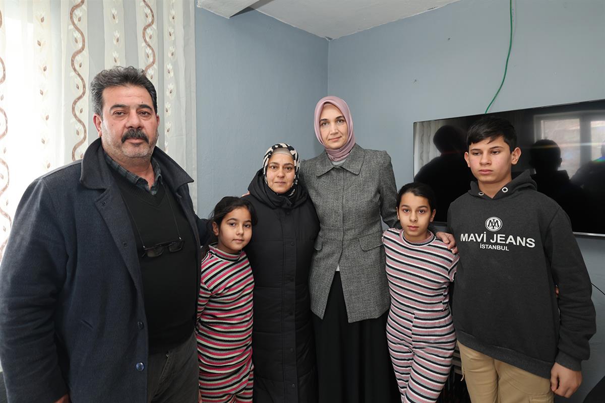 Afyonkarahisar Valisi Doç. Dr. Kübra Güran Yiğitbaşı, 6 Şubat 2023'teki