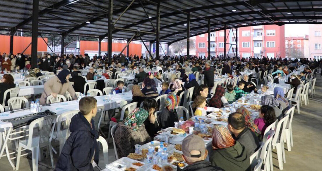 Afyonkarahisar Belediyesi, Ramazan ayında 3 noktada iftar çadırı, 8 mahallede