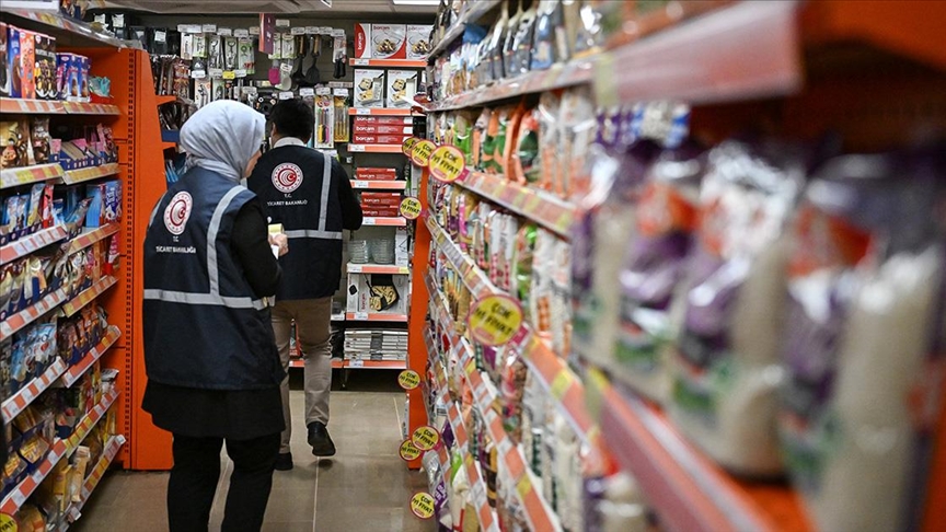 Artık dar gelirlilerin market market dolaşarak en ucuz nerede araştırması