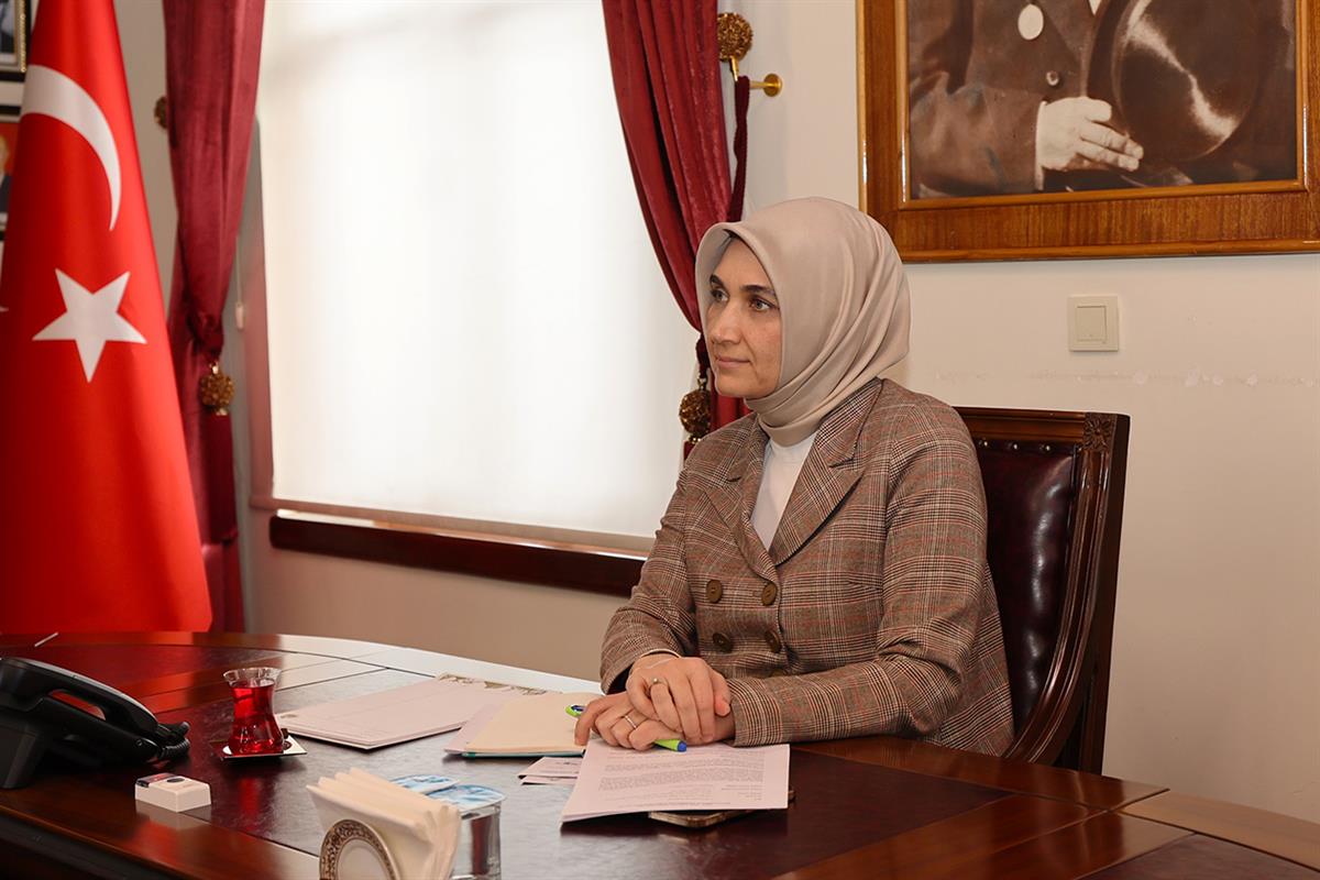 Afyonkarahisar Valisi Doç. Dr. Kübra Güran Yiğitbaşı başkanlığında yapılan Okul
