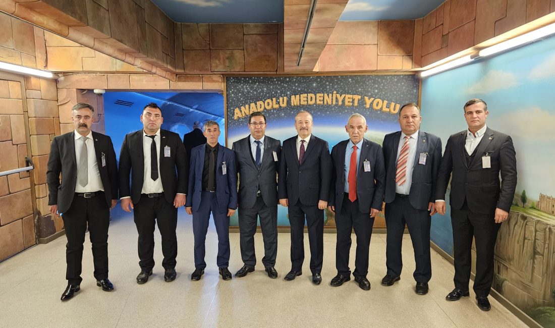 
Milliyetçi Hareket Partisi Afyonkarahisar Milletvekili Mehmet Taytak, Çobanlar İlçe Başkanı