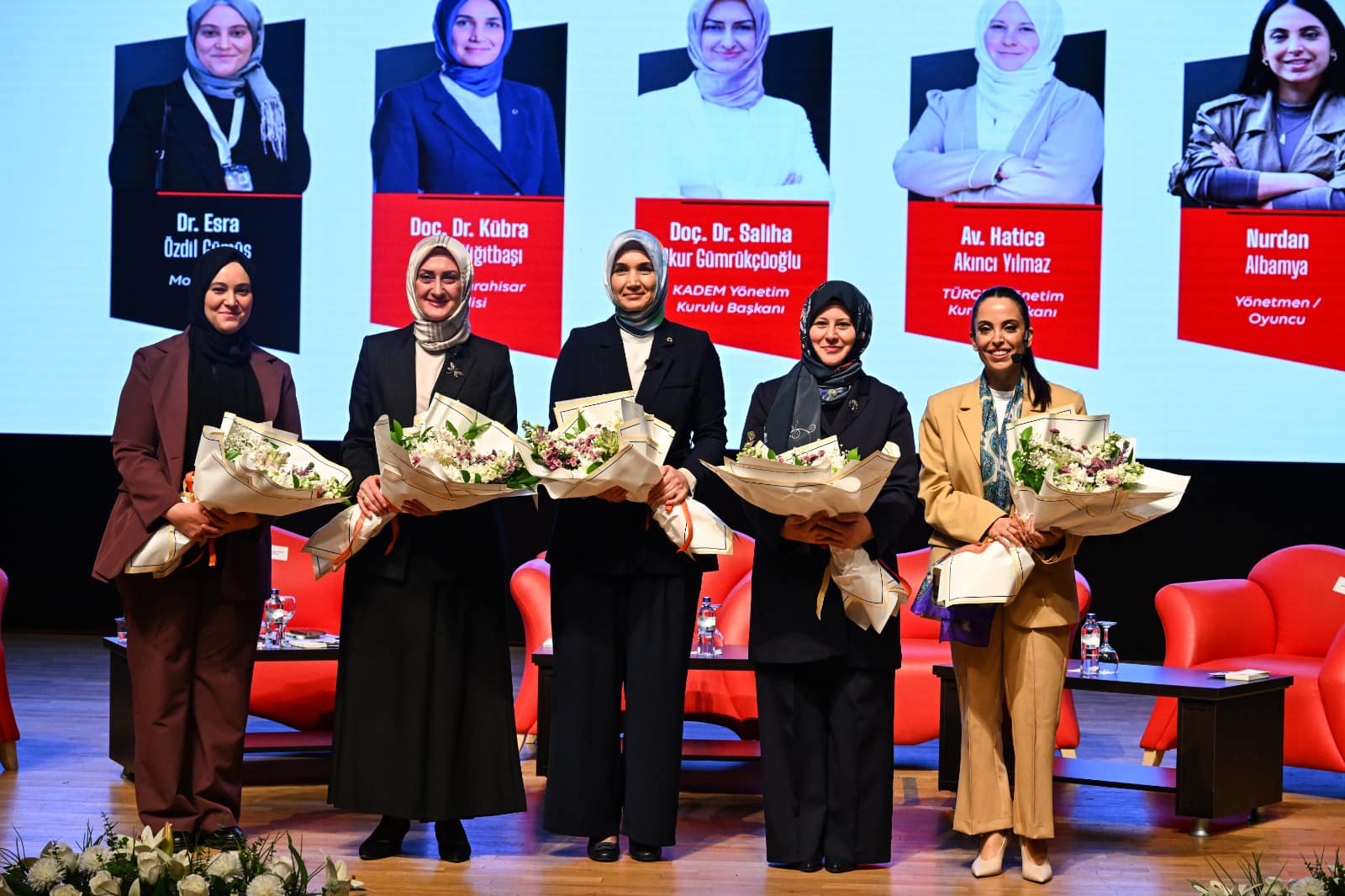 Afyonkarahisar Valisi Kübra Güran Yiğitbaşı, Kocaeli Üniversitesi gençlik kulüplerinin düzenlediği