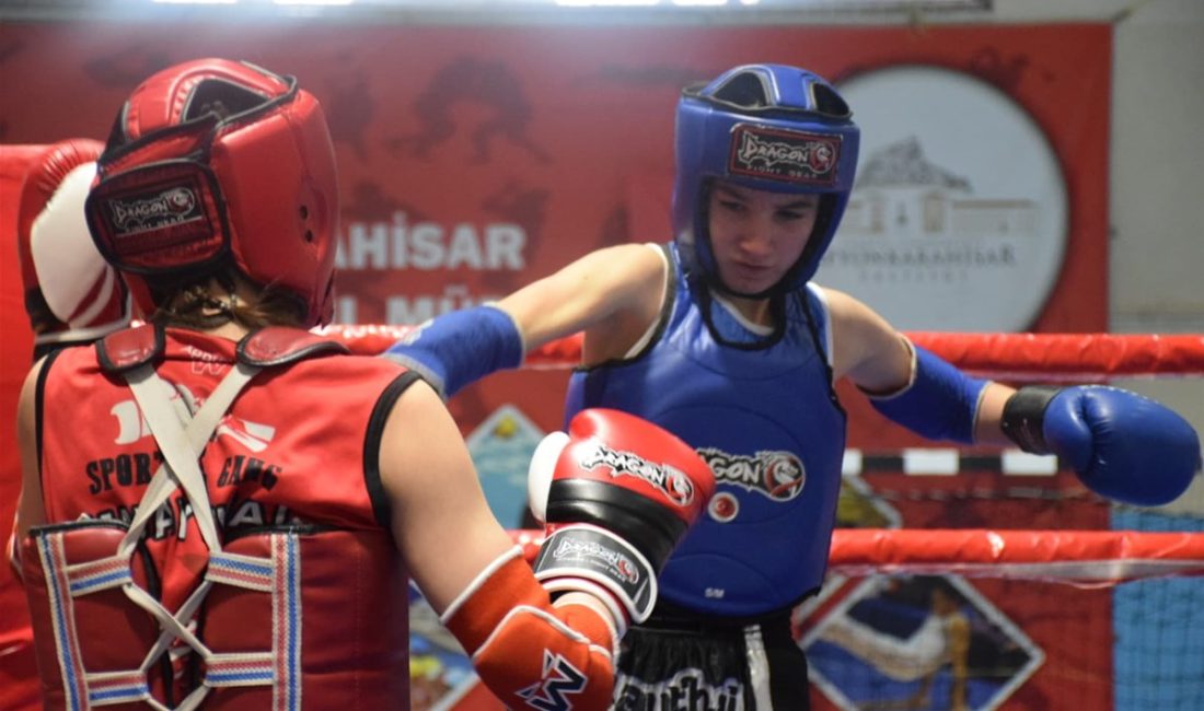 Afyonkarahisar, hafta sonu Ege Bölgesi Muaythai Şampiyonası’na ev sahipliği yaptı.