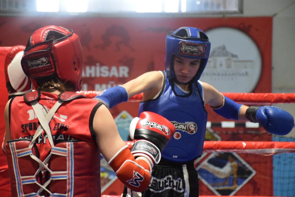 Afyonkarahisar, hafta sonu Ege Bölgesi Muaythai Şampiyonası’na ev sahipliği yaptı.