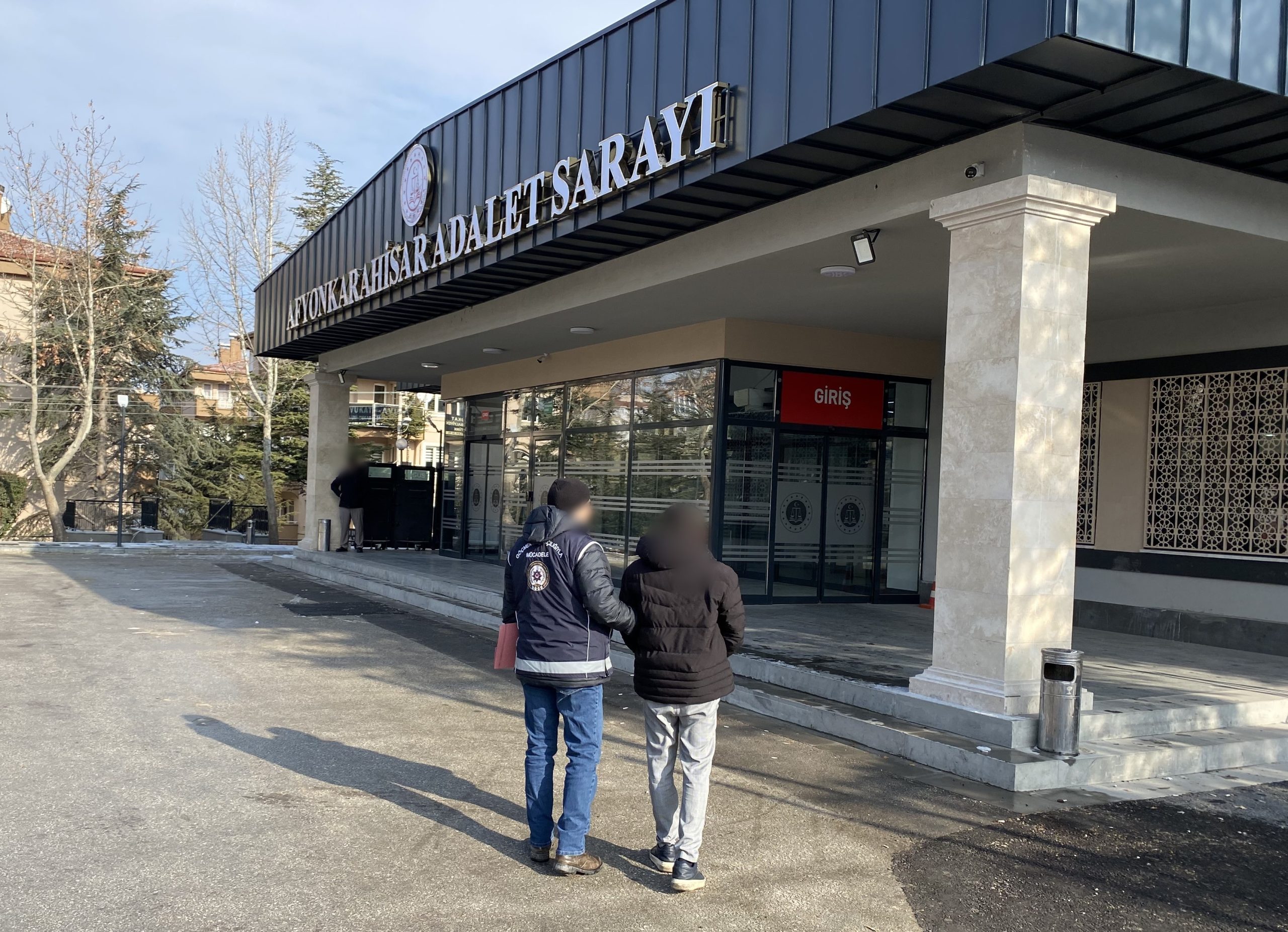 Afyonkarahisar'da yurt dışından illegal yollardan ülkeye giren yabancı uyrukları şahısları