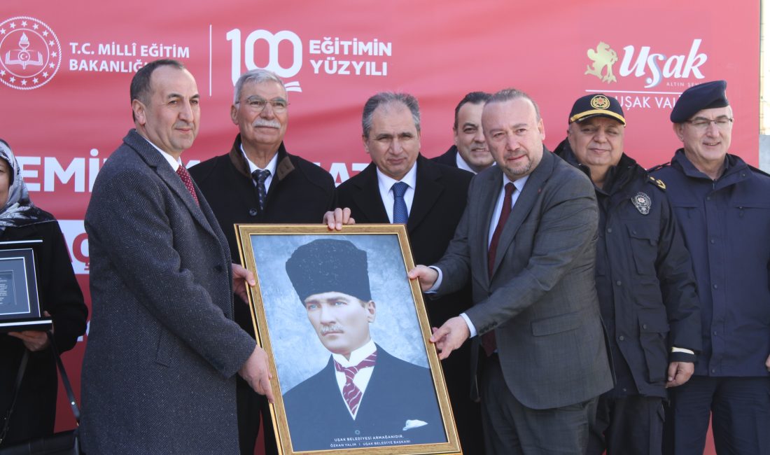 Uşak'ta hayırsever Nuri Demir tarafından yaptırılan Naime-Nori Demir İmam Hatip