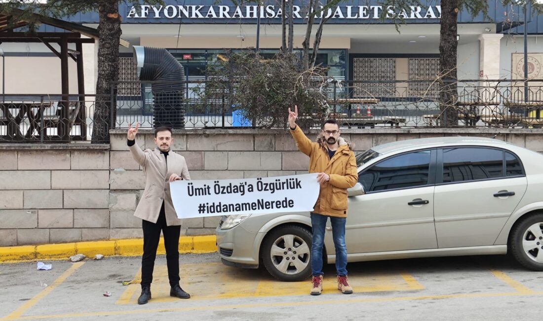 Ümit Özdağ'ın hakkında hazırlanan iddianameye tepki gösteren Zafer Partisi Gençlik