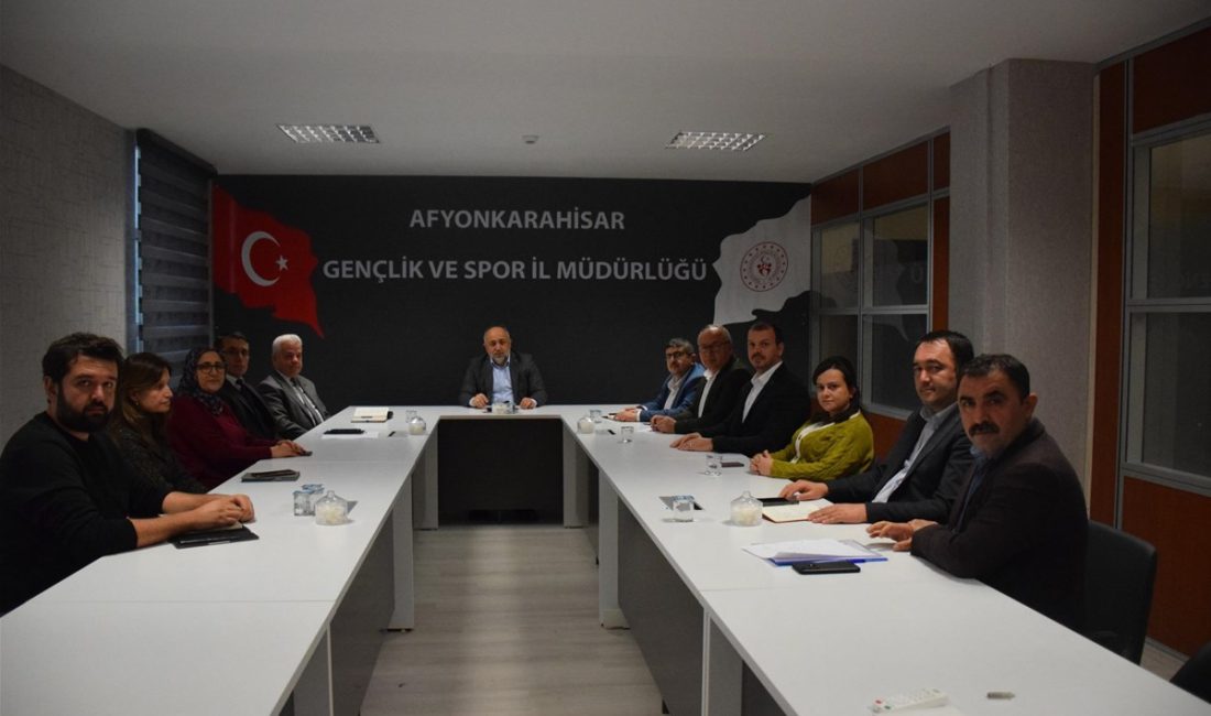 
Gençlik ve Spor İl Müdürü İsmail Hakkı Kasapoğlu başkanlığında gerçekleştirilen