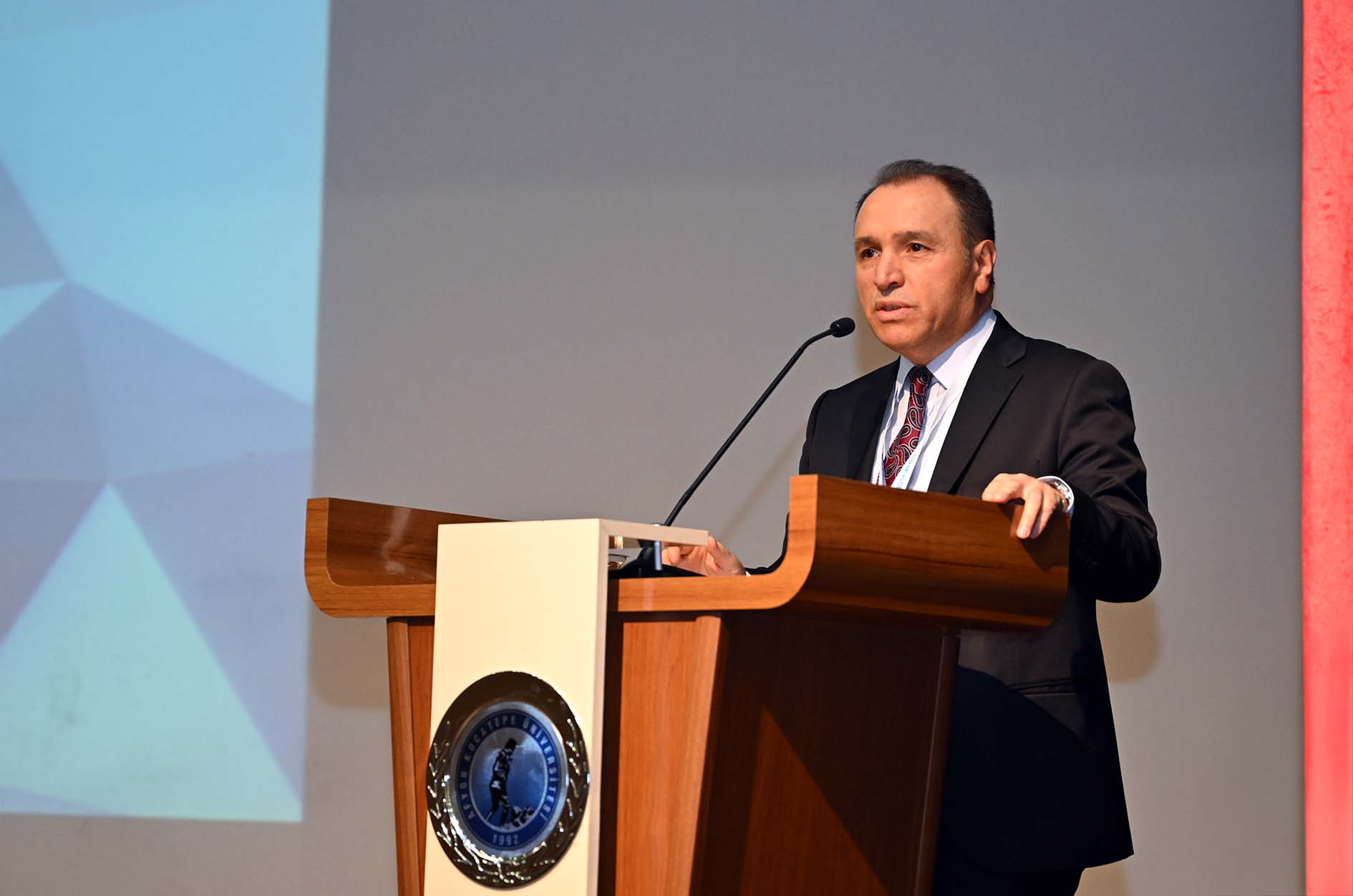 Afyon Kocatepe Üniversitesi (AKÜ) ev sahipliğinde Üniversitelerarası Kurul (ÜAK) Sanat