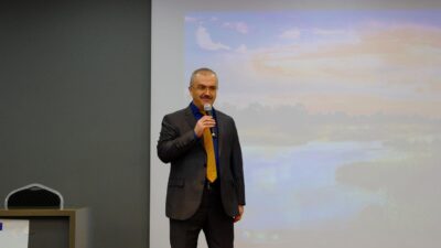 Dinar’da, 100. Yıl Cumhuriyet Bilim Sanat ve Kongre Merkezi’nde düzenlenen