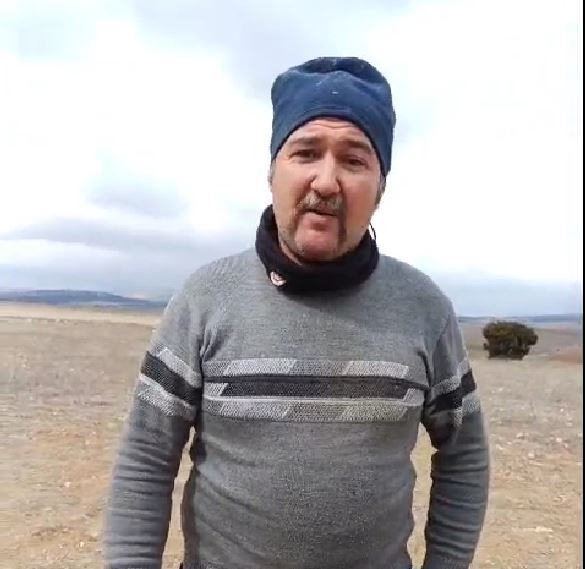 Afyonkarahisar’ın İhsaniye ilçesine bağlı Gazlıgöl Beldesi’nde sokak hayvanları ve evcil