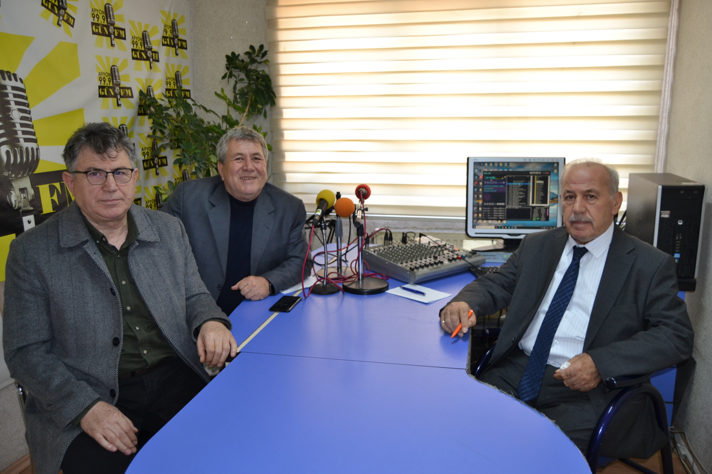 Gün FM’de yayınlanan Basın Odası programında Teğmenlerin görevden uzaklaştırılması, Halk