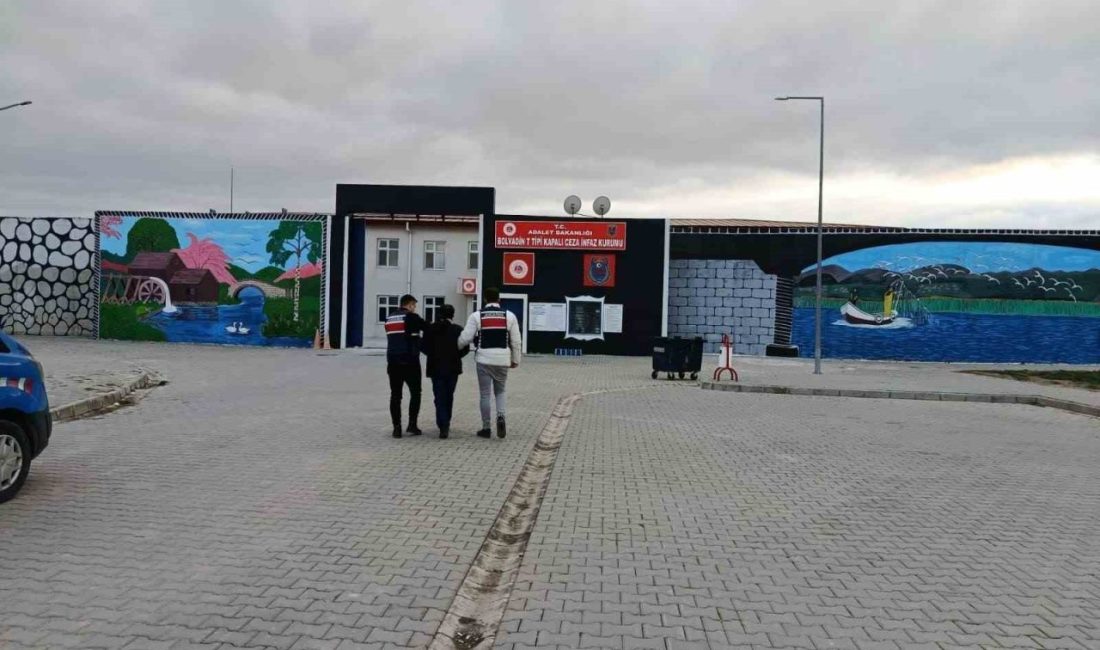 3 yıl 9 ay hapis cezasıyla aranan şahsı jandarma yakaladı Afyonkarahisar’da ‘Vergi Usul Kanunu’na muhalefet suçundan 3 yıl 9 ay
