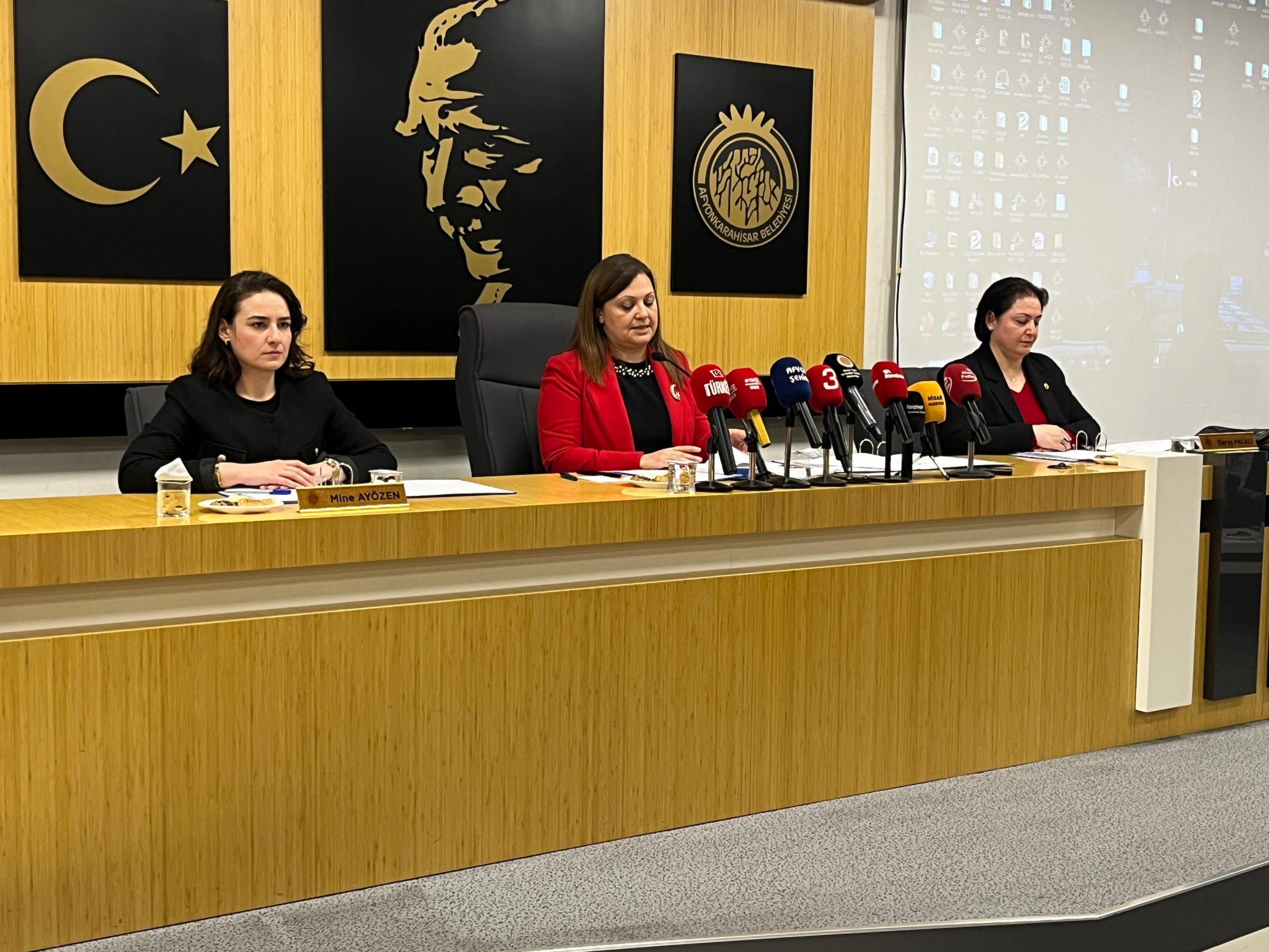 Şehir merkezindeki cadde otoparklarında uygulanacak yeni fiyat tarifesi açıklandı. Plan