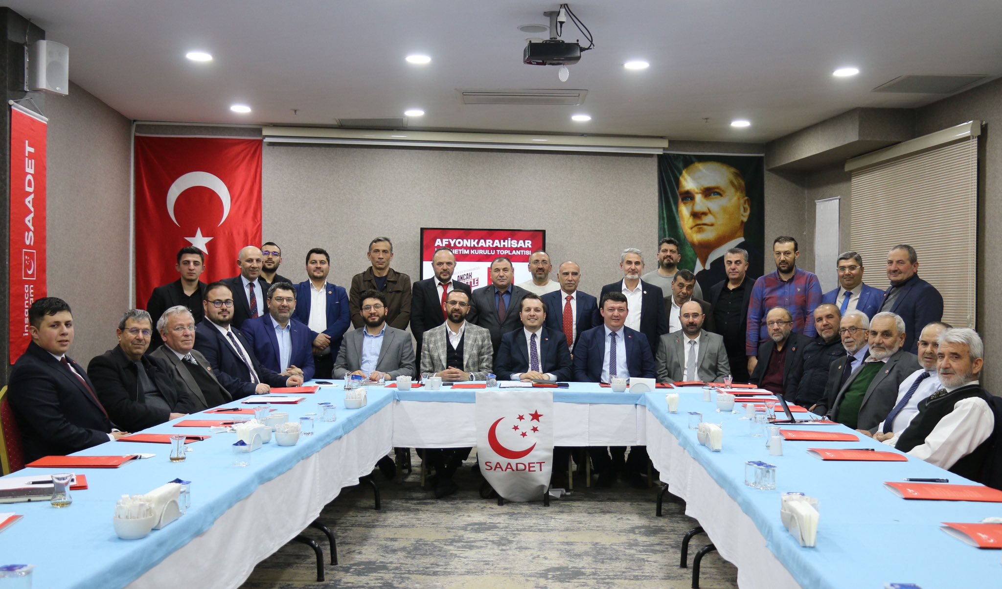 Saadet Partisi Afyonkarahisar İl Başkanlığı yeni yönetimle ilk toplantısını gerçekleştirdi.