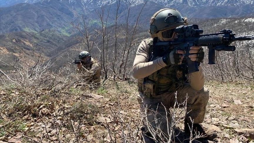 1 haftada 44 terörist öldürüldü 
Milli Savunma Bakanlığı (MSB), Irak ve Suriye'nin kuzeyindeki operasyonlarda 1