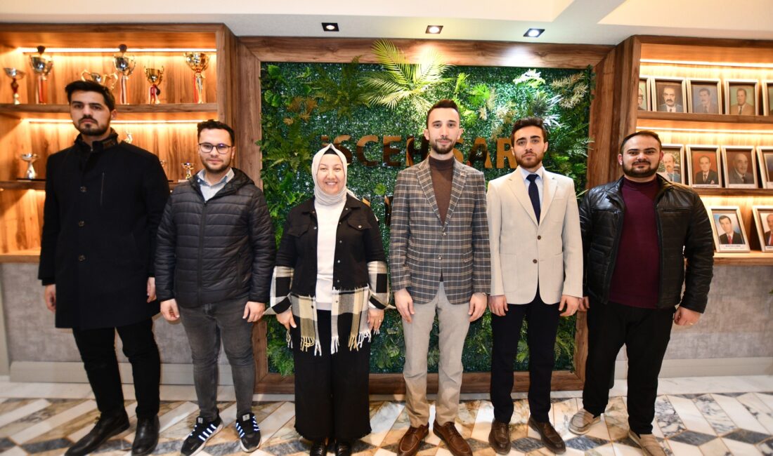 AK Gençlik’ten Başkan Kılınçarslan’a ziyaret
AK Parti Afyonkarahisar İl Gençlik Kolları Başkanı Mehmet Emin İntepe,
