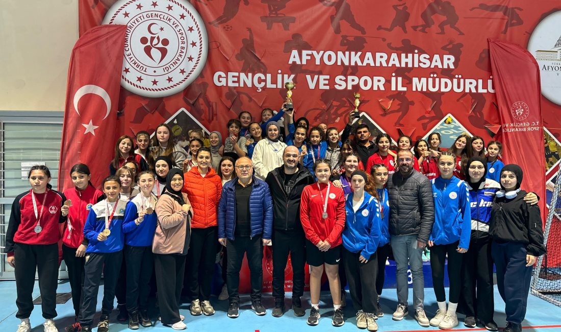 Afyonkarahisar’da Serbest Güreş il birinciliği müsabakaları Çiğiltepe Spor Salonu’nda tamamlandı.