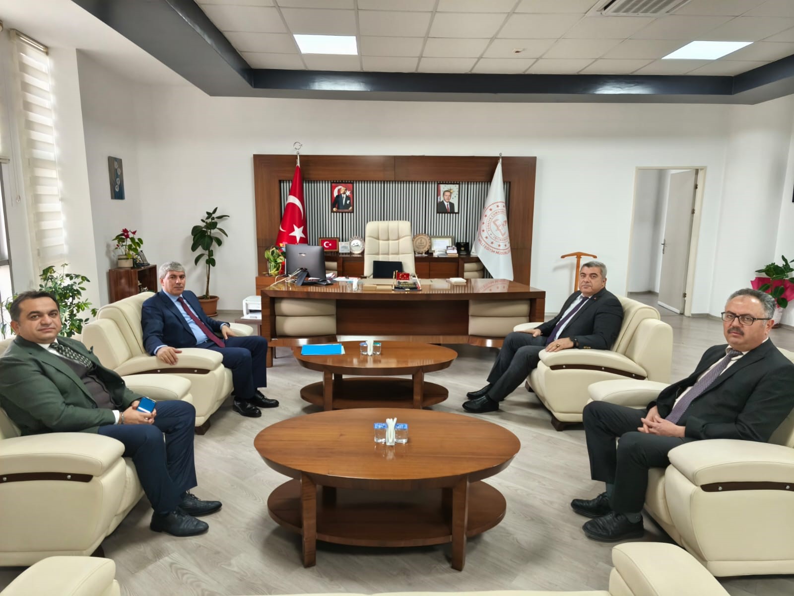 Milli Eğitim Bakanlığı Başmüfettişi Orhan Tunç, Afyonkarahisar ziyaretinde İl Milli Eğitim Müdürü