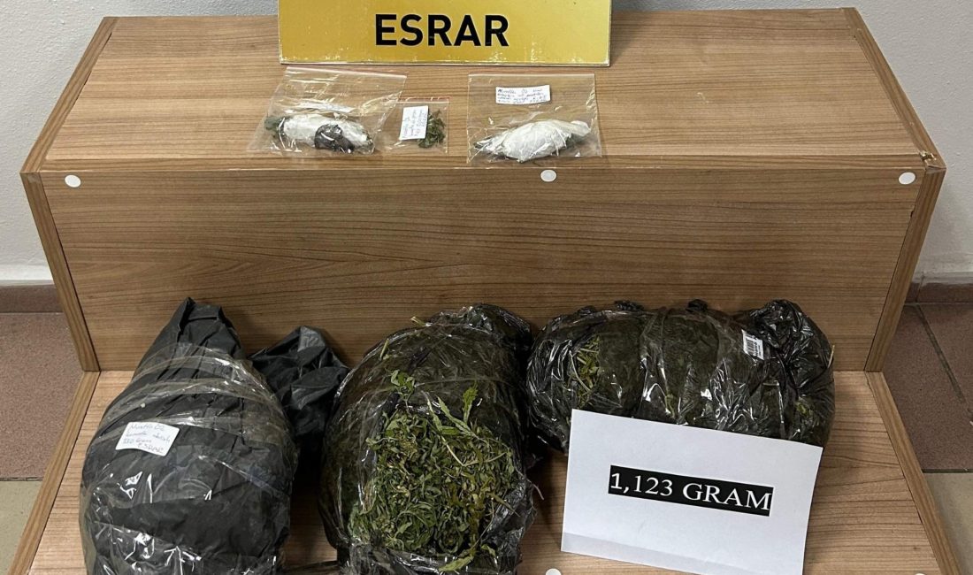 Kocaeli'nin Gölcük ilçesinde düzenlenen operasyonda 1 kilo 123 gram esrar