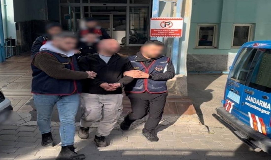 Denizli’de jandarma ekiplerinin aranan şahıslara yönelik gerçekleştirdiği başarılı operasyonlarda ülke