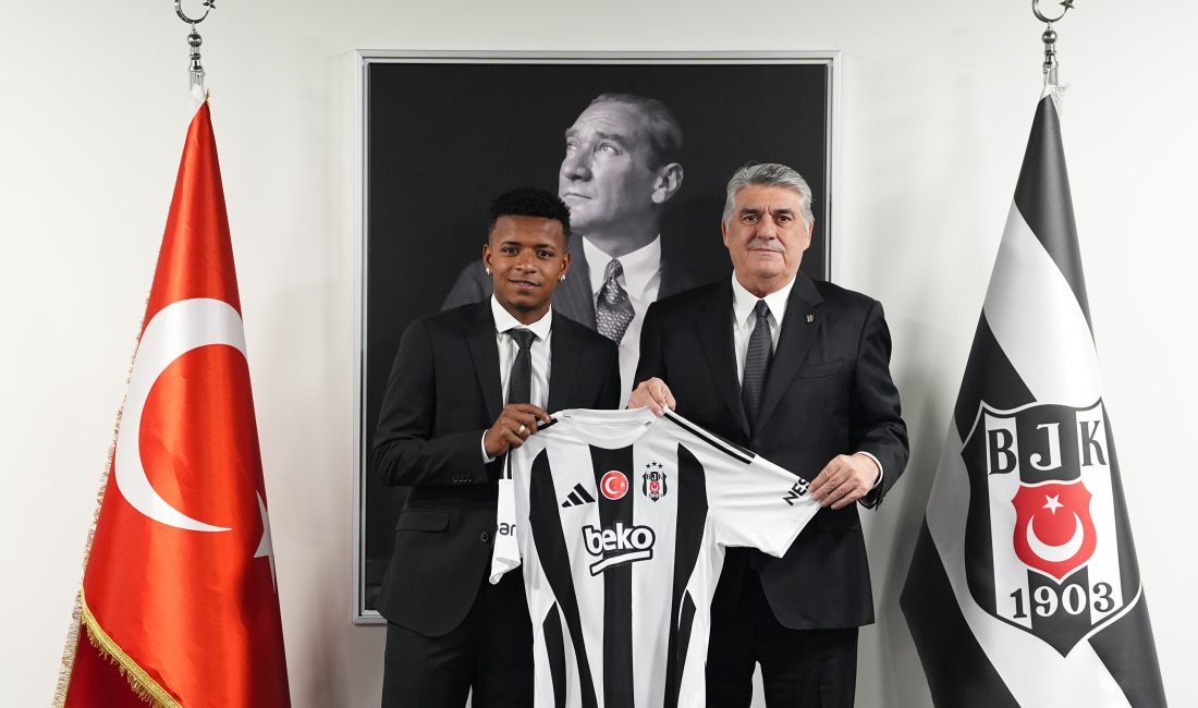 Beşiktaş, Keny Arroyo ile sözleşme imzaladı Beşiktaş, Ekvadorlu kanat oyuncusu Keny Arroyo ile sözleşme imzaladığını açıkladı.