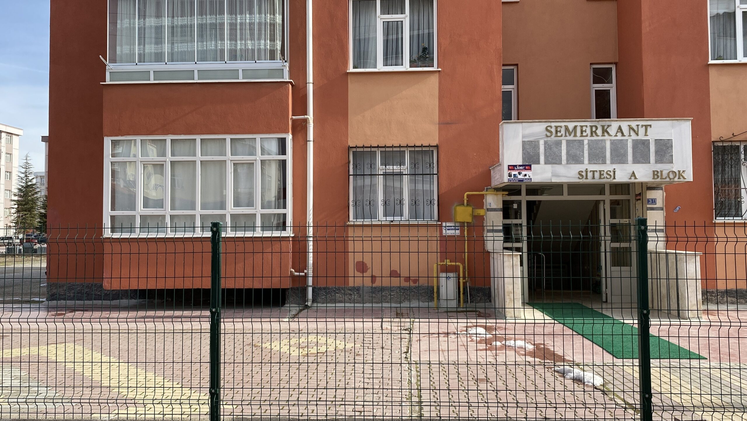 Konya'nın Çumra ilçesinde dünürler arasında çıkan silahlı kavgada kayınpederin tabancayla
