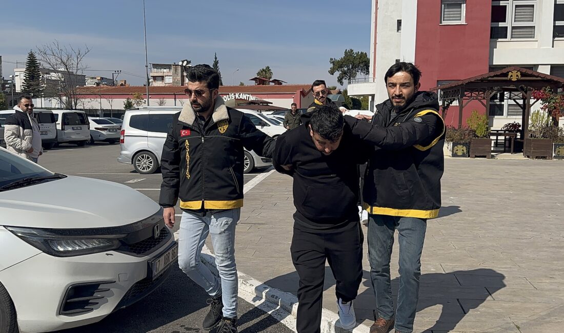 Adana'da berberde uğradığı silahlı saldırı sonucu ölen şahsı berber arkadaşının