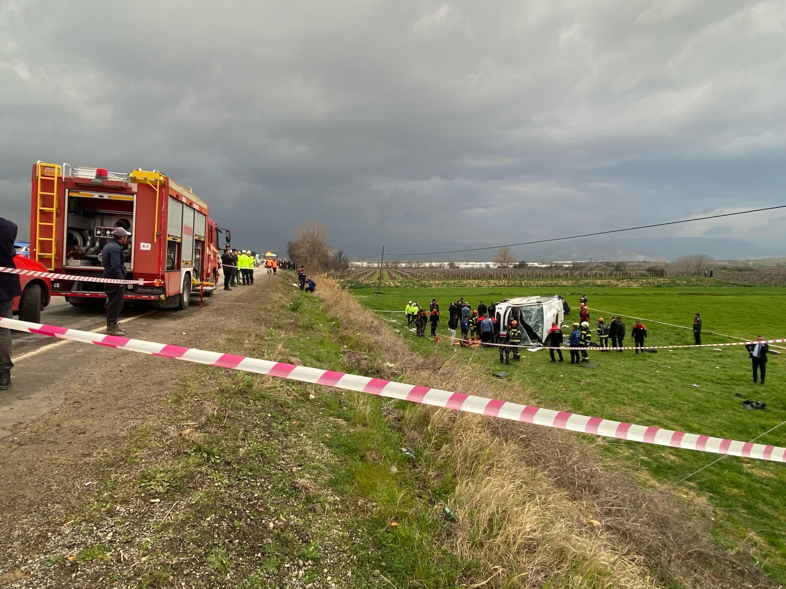 İzmir’den Denizli’de düzenlenecek halter turnuvasına katılmak üzere yola çıkan kafileyi taşıyan