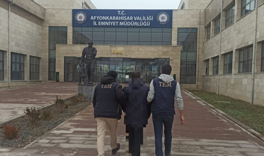 Afyonkarahisar’da 2 FETÖ üyesi yakalandı Afyonkarahisar İl Emniyet Müdürlüğü ekipleri haklarında kesinleşmiş hapsi cezası bulunan
