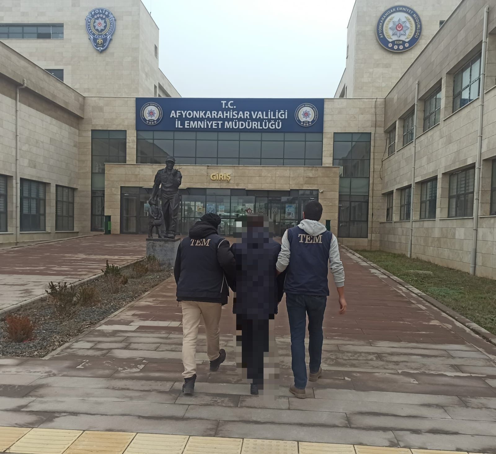 Afyonkarahisar İl Emniyet Müdürlüğü ekipleri haklarında kesinleşmiş hapsi cezası bulunan